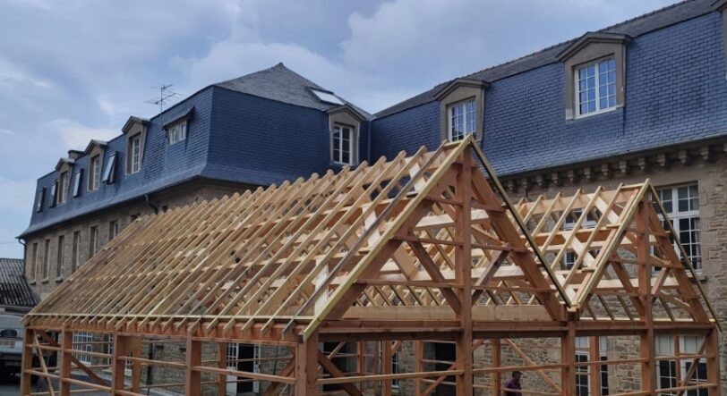 Abris pour casiers, au lycée des Cordeliers à dinan